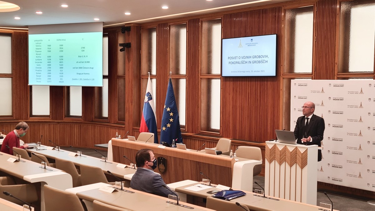 Posvet o vojnih grobovih, pokopališčih in grobiščih<br>(Avtor: Milan Skledar)