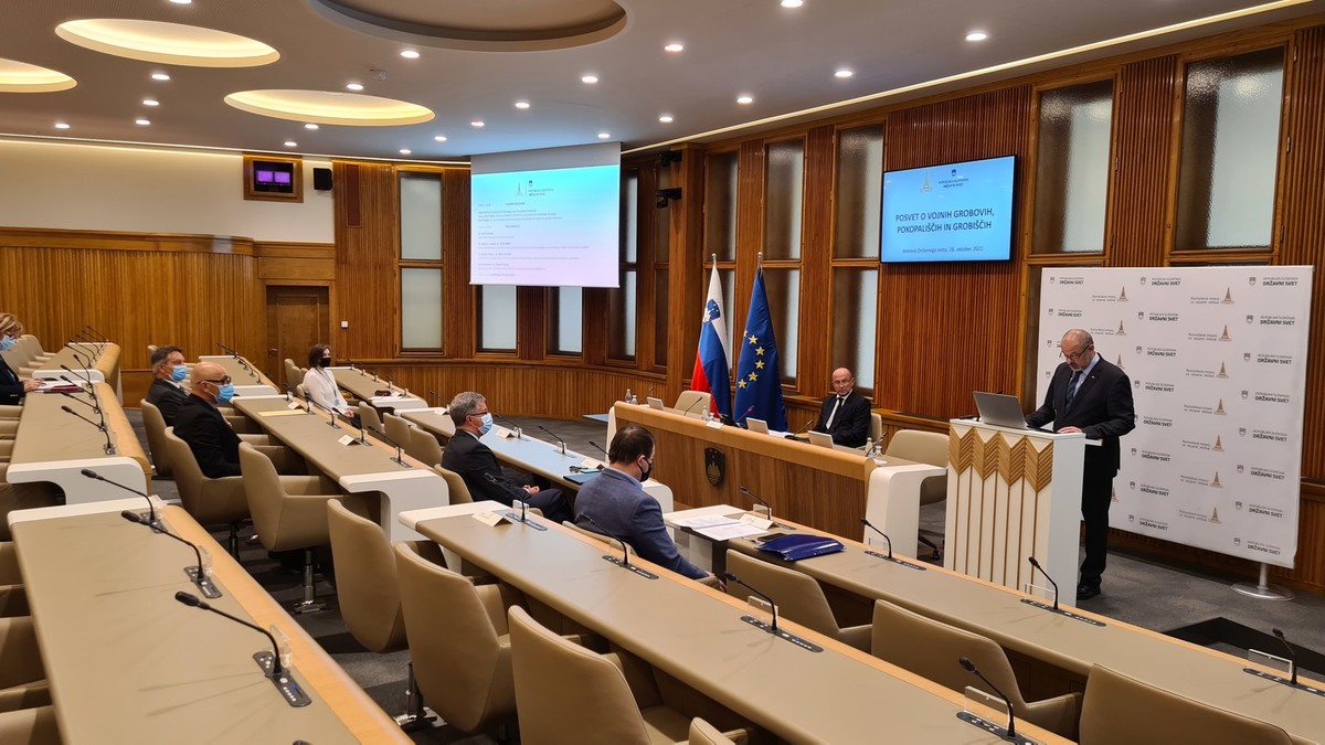 Alojz Kovšca, predsednik Državnega sveta RS. Posvet o vojnih grobovih, pokopališčih in grobiščih<br>(Avtor: Milan Skledar)