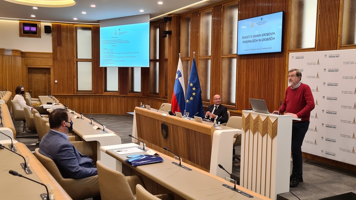 Alojz Peterle, slovenski politik. Posvet o vojnih grobovih, pokopališčih in grobiščih<br>(Avtor: Milan Skledar)