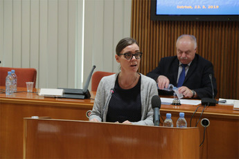 Dr. Simona Bergoč, ministrstvo za kulturo, Služba za slovenski jezik<br>(Avtor: Milan Skledar)