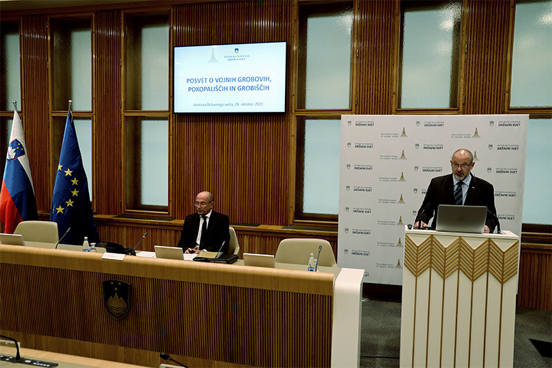 Alojz Kovšca, predsednik DS RS. Posvet o vojnih grobovih, pokopališčih in grobiščih<br>(Avtor: Milan Skledar)