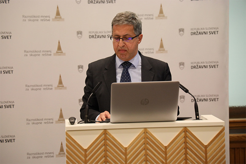 Posvet o vojnih grobovih, pokopališčih in grobiščih<br>(Avtor: Milan Skledar)