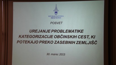 Urejanje problematike kategorizacije občinskih cest, ki potekajo preko zasebnih zemljišč.