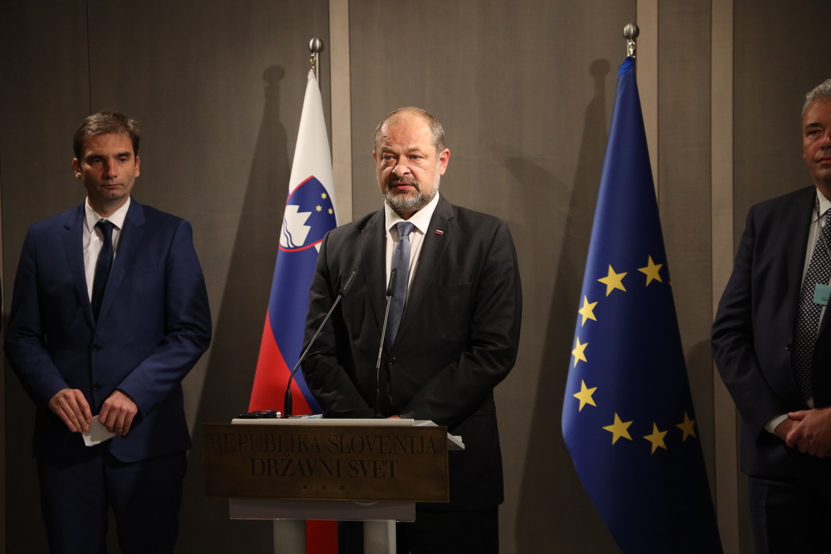 Alojz Kovšca, predsednik DS, novinarska konferenca po posvetu v Državnem svetu: Primorska po krizi COVID-19, sodelovanje pri oblikovanju in izvedbi ukrepov<br>(Avtor: Milan Skledar)