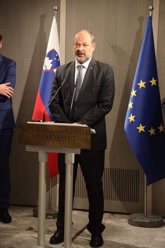 Alojz Kovšca, predsednik DS, novinarska konferenca po posvetu v Državnem svetu: Primorska po krizi COVID-19, sodelovanje pri oblikovanju in izvedbi ukrepov<br>(Avtor: Milan Skledar)