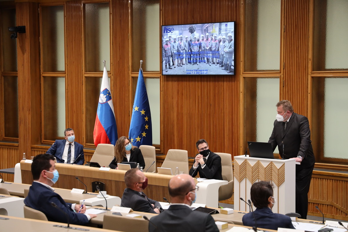Posvet v Državnem svetu RS: Pogoji, ki jim mora biti zadoščeno za pravičen prehod iz premoga v Šaleški dolini, 2021<br>(Avtor: Milan Skledar)