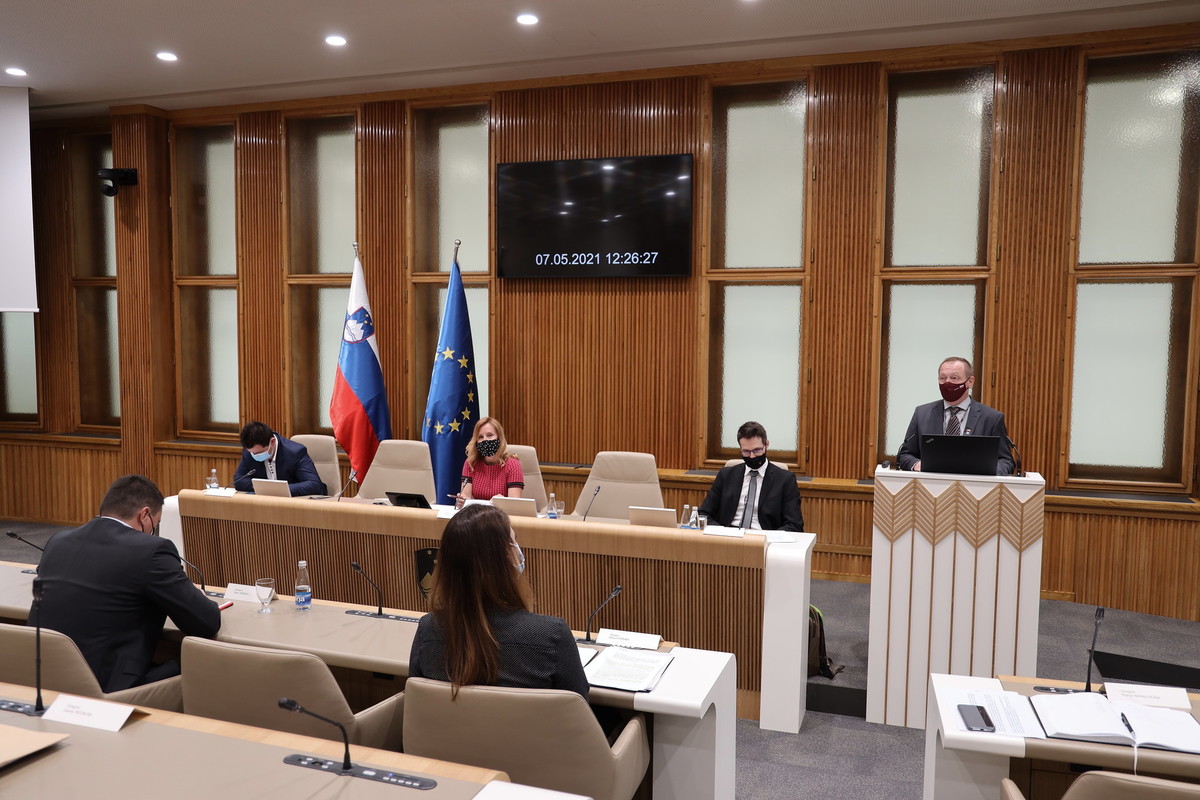 Posvet v Državnem svetu RS: Pogoji, ki jim mora biti zadoščeno za pravičen prehod iz premoga v Šaleški dolini, 2021<br>(Avtor: Milan Skledar)