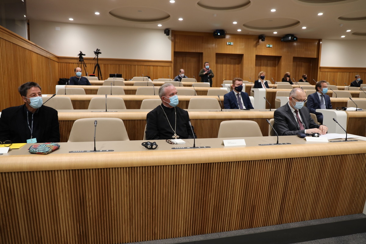Simpozij: 30 let uveljavljanja svobode veroizpovedi v Republiki Sloveniji<br>(Avtor: Milan Skledar)