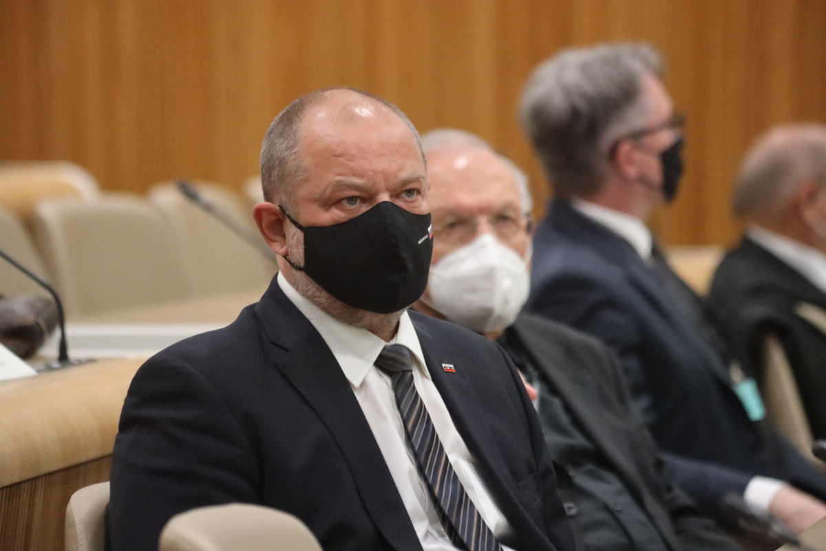 Simpozij: 30 let uveljavljanja svobode veroizpovedi v Republiki Sloveniji<br>(Avtor: Milan Skledar)
