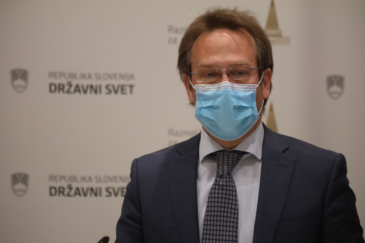 Ddr. Klemen Jaklič, ustavni sodnik, Simpozij: 30 let uveljavljanja svobode veroizpovedi v Republiki Sloveniji<br>(Avtor: Milan Skledar)