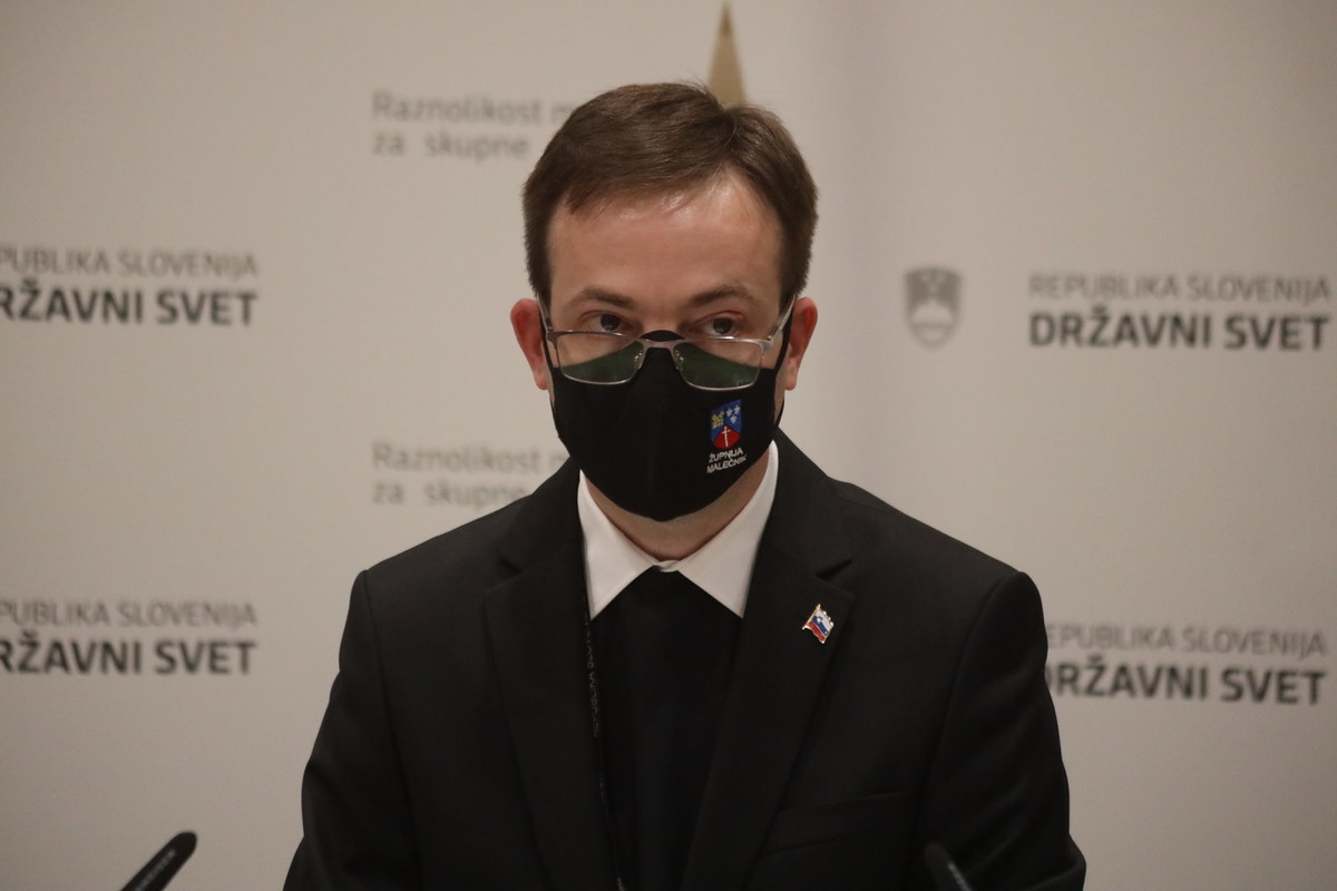 Dr. Sebastijan Valentan, sodelavec Inštituta za kanonskopravne vede pri Katedri za cerkveno pravo na Teološki fakulteti Univerze v Ljubljani, Simpozij: 30 let uveljavljanja svobode veroizpovedi v RS<br>(Avtor: Milan Skledar)