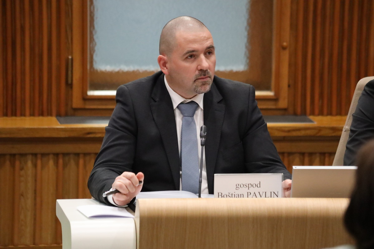 Boštjan Pavlin, GD DOZ, posvet v Državnem svetu: predstavitev Bele knjige o obrambi Republike Slovenije, 21. januar 2020<br>(Avtor: Milan Skledar)