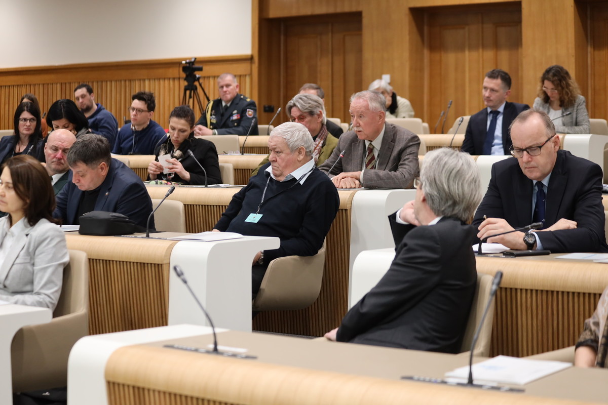 Posvet v Državnem svetu: predstavitev Bele knjige o obrambi Republike Slovenije, 21. januar 2020<br>(Avtor: Milan Skledar)
