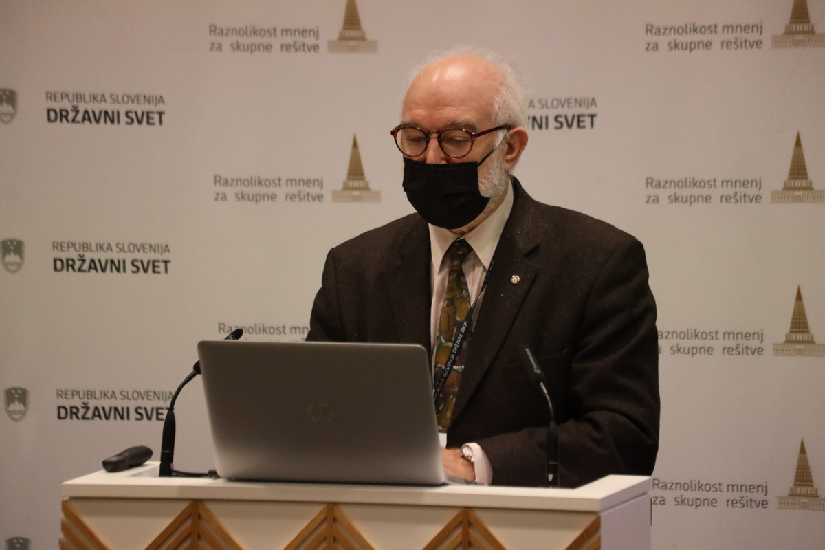 Prof. dr. Peter Raspor. Posvet Prehranska varnost kot strateška dobrina<br>(Avtor: Milan Skledar)
