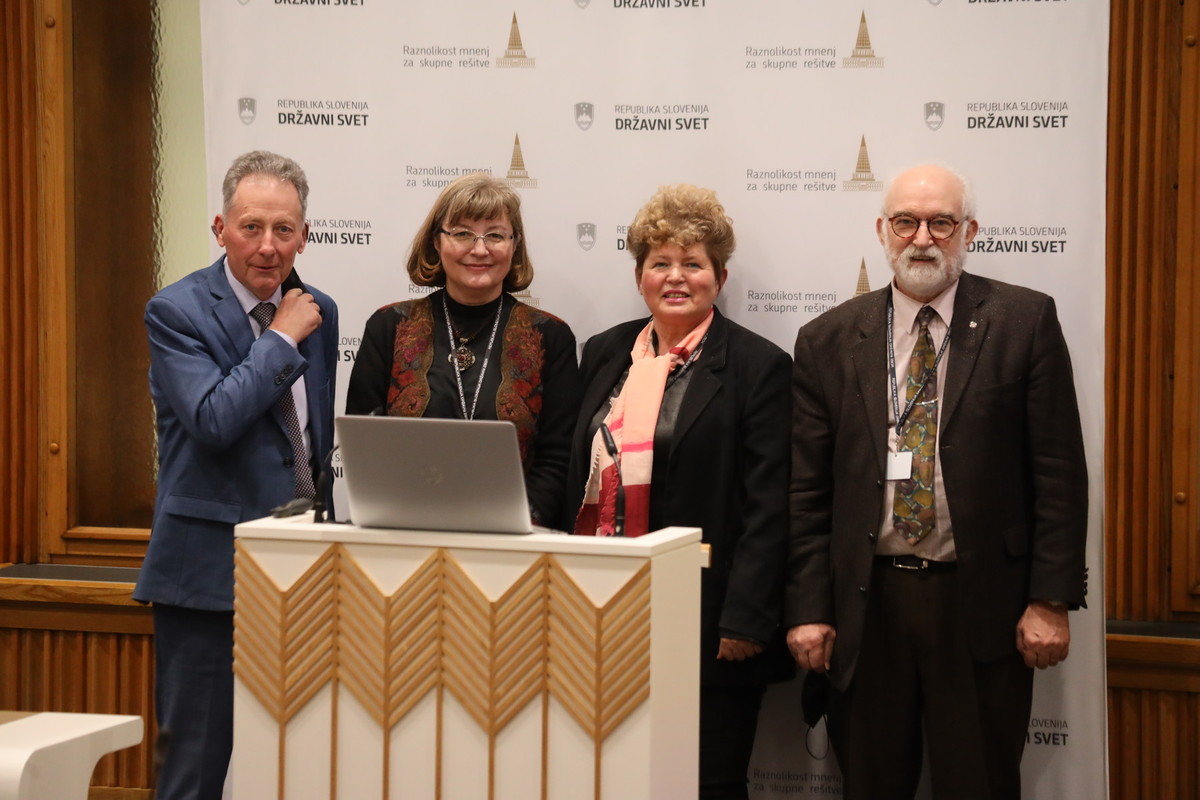 Branko Tomažič, Sanja Sanja Lončar, Irena Rotar in prof. dr. Peter Raspor<br>(Avtor: Milan Skledar)