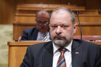 Alojz Kovšca, predsednik DS, posvet o problematiki delovno-pravnega položaja slovenske vojske<br>(Avtor: Milan Skledar)