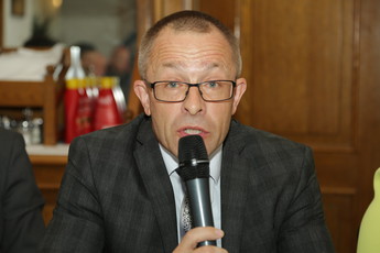 Jože Prikeržnik, generalni direktor direktorata za lesarstvo na MGRT na posvetu: Pomen lesarstva in gozdarstva za razvoj Slovenije<br>(Avtor: Milan Skledar)