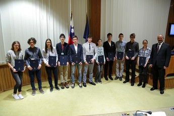 Prejemniki priznanj Euroskills 2018 na posvetu: Prihodnost poklicnega izobraževanja<br>(Avtor: Milan Skledar)
