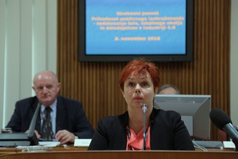 Sonja Čerpnjak, OŠ III Murska Sobota na posvetu Prihodnost poklicnega izobraževanja<br>(Avtor: Milan Skledar)