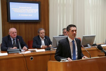 Posvet prihodnost poklicnega izobraževanja<br>(Avtor: Milan Skledar)