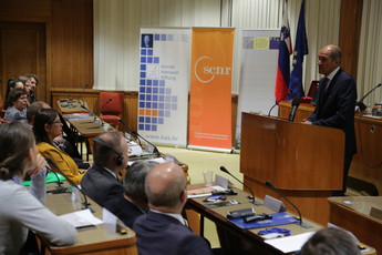 Janez Janša, poslanec DZ RS na posvetu Temna stran meseca II, 2. dan<br>(Avtor: Milan Skledar)