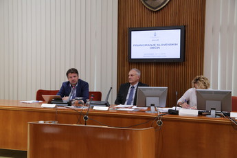 Matej Arčon, predsednik Združenja mestnih občin Slovenije na posvetu DS: Financiranje slovenskih občin, 2018<br>(Avtor: Milan Skledar)