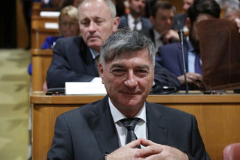 Rudi Medved, minister za javno upravo na posvetu: Pomanjkanje kompetenc na trgu dela v RS, 2018 <br>(Avtor: Milan Skledar)