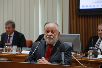 Peter Jožef Česnik, minister pristojen za Slovence v zamejstvu in po svetu na posvetu: Pomanjkanje kompetenc na trgu dela v RS, 2018 <br>(Avtor: Milan Skledar)