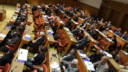 Polna dvorana Državnega sveta med posvetom o varnosti v cestnem prometu<br>(Avtor: Milan Skledar)