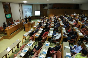 Posvet v Državnem svetu: Izzivi in priložnosti gluhih na trgu dela<br>(Avtor: Milan Skledar)