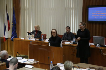 Posvet v Državnem svetu: Izzivi in priložnosti gluhih na trgu dela<br>(Avtor: Milan Skledar)
