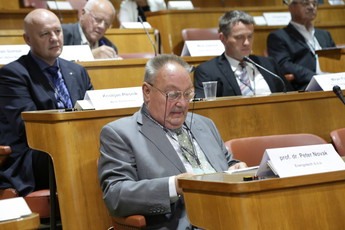 Prof. dr. Peter Novak: Sonaravni energetski sistem za Slovenijo s 100 % OVE, Slobiom 2016