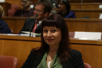 Violeta Tomić na posvetu 21. stoletje in socialistične alternative