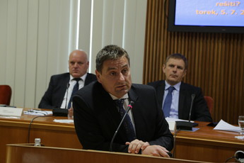 Robert Serec na posvetu: Mlečna kriza- kako jo rešiti?