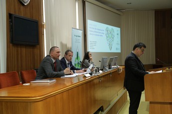 Posvet: Od vil do vilic - krajšanje poti do lokalno pridelane hrane 2017 <br>(Avtor: Milan Skledar)