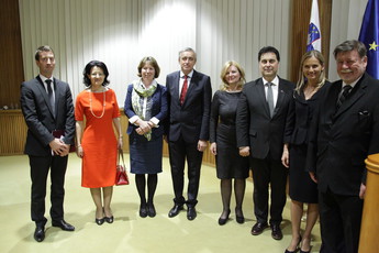Fotografija v spomin na uspešen posvet o delovanju Evropskega pravnega inštituta, 14. 4. 2014<br>(Avtor: Milan Skledar)