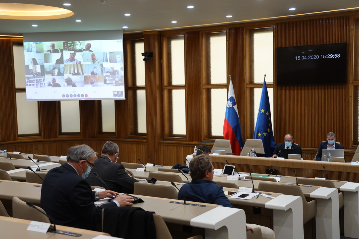 DRŽAVNI SVET 28. redna (videokonferenčna) seja, 15. 04. 2020