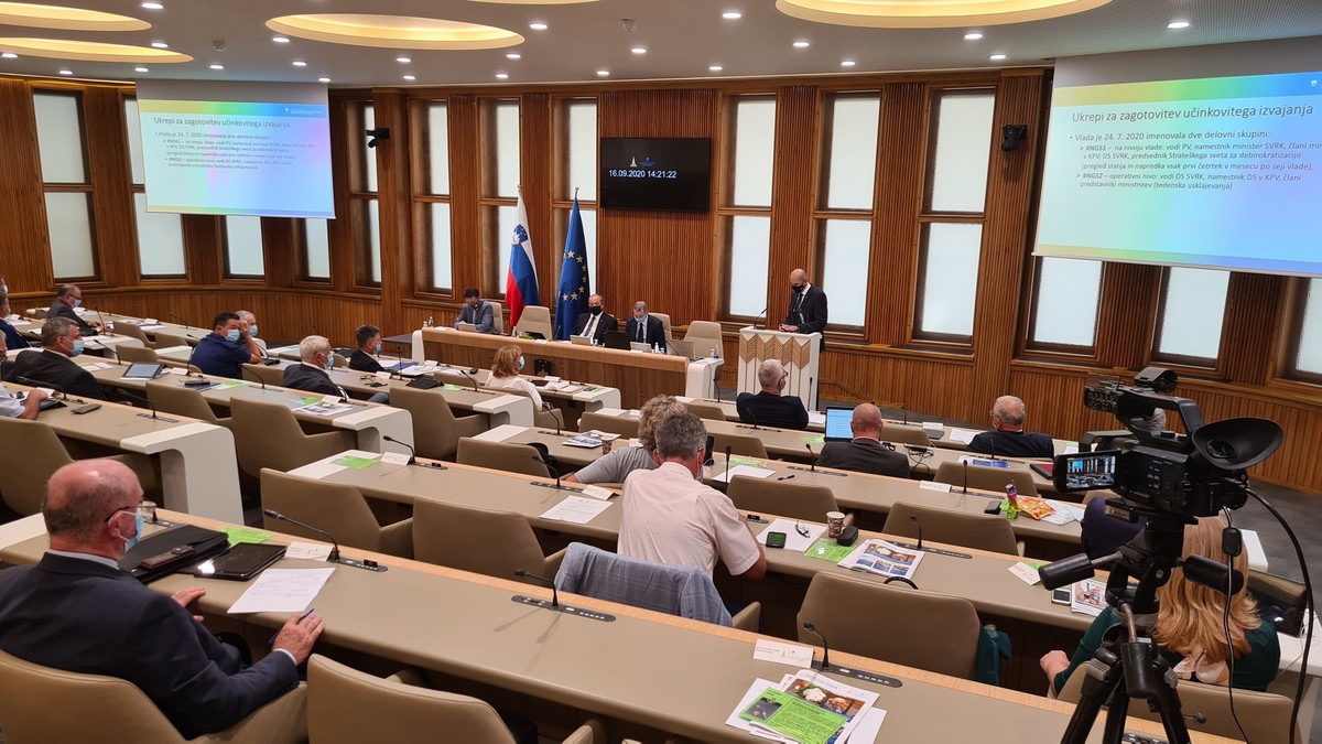 Na 32. redni seji Državnega sveta RS predsednik vlade Janaz Janša predstavil sveženj ukrepov za okrevanje, 2020