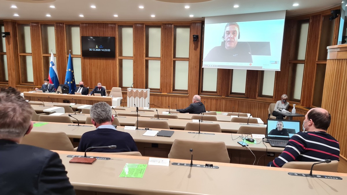 20. redna seja Državnega sveta, razpravljalec državni svetnik Franc Golob<br>(Avtor: Milan Skledar)