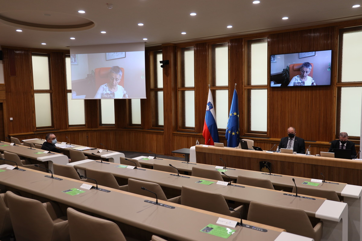 Delojemalci z vetom na novelo zakona o prevozih v cestnem prometu na 24. izredni seji niso uspeliniso uspeli<br>(Avtor: Milan Skledar)