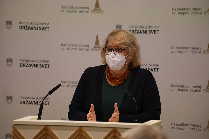 Dr. Branka Kalenić Ramšak, državna svetnica. 45. redna seja Državnega sveta RS<br>(Avtor: Milan Skledar)