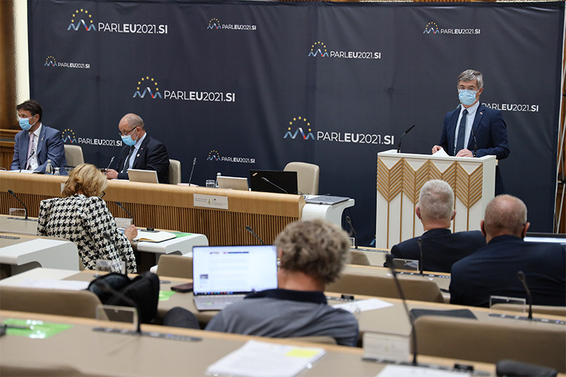 Cveto Uršič, državni sekretar na Ministrstvu za delo, družino, socialne zadeve in enake možnosti<br>(Avtor: Milan Skledar)