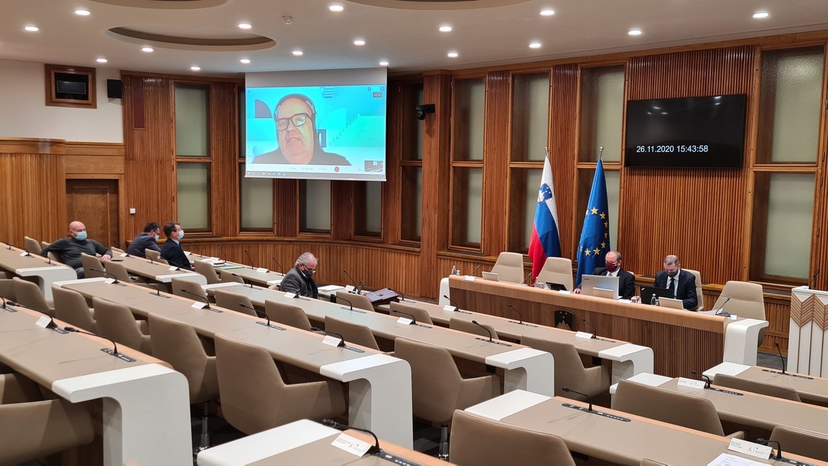 18. izredna seja Državnega sveta na daljavo in v dvorani DS RS<br>(Avtor: Milan Skledar)