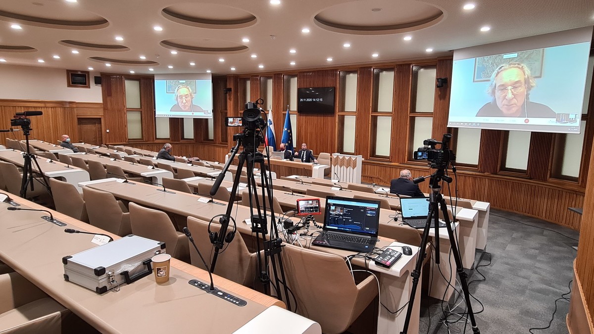 18. izredna seja Državnega sveta na daljavo in v dvorani DS RS<br>(Avtor: Milan Skledar)