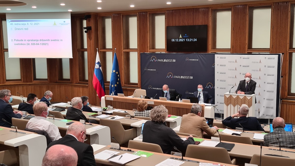 Igor Antauer, državni svetnik. 46. redna seja Državnega sveta, pobude in vprašanja državnih svetnic in svetnikov<br>(Avtor: Milan Skledar)