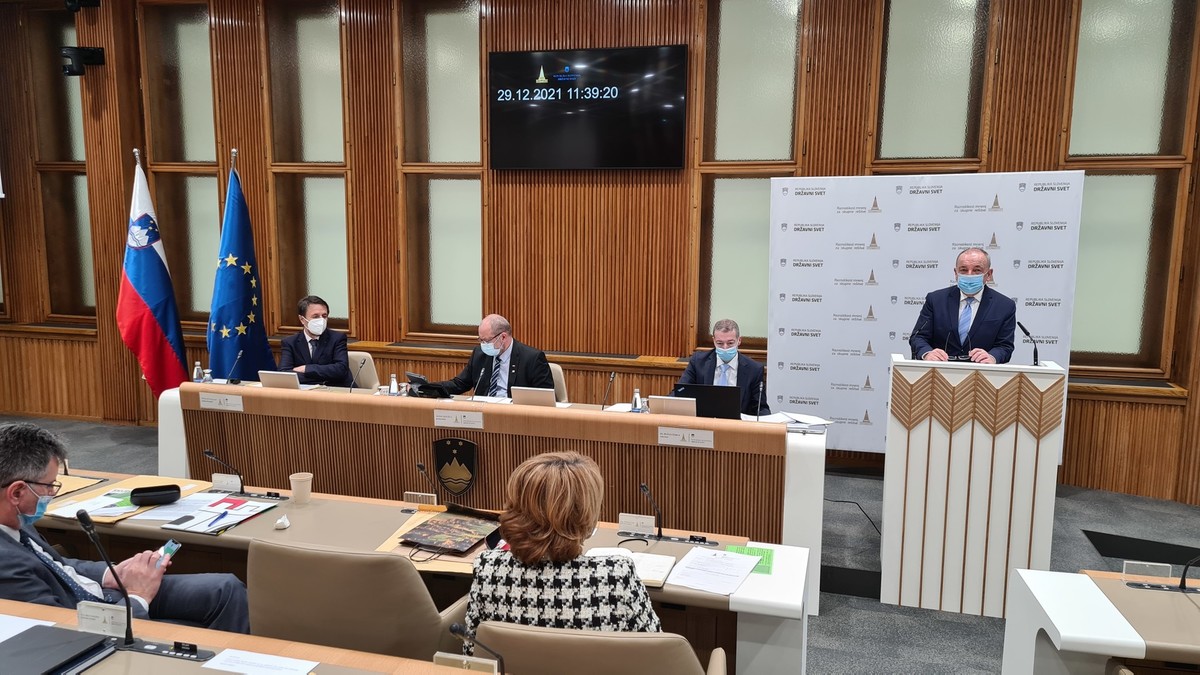 Mag. Andrej Šircelj, finančni minister. 28. izredna seja Državnega sveta RS <br>(Avtor: Milan Skledar)