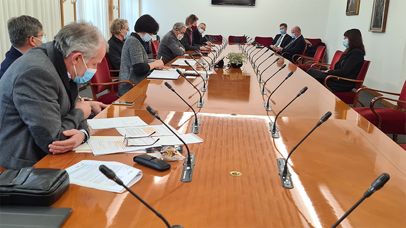 12. izredna seja komisije Državnega sveta za kulturo, znanost, šolstvo in šport<br>(Avtor: Milan Skledar)