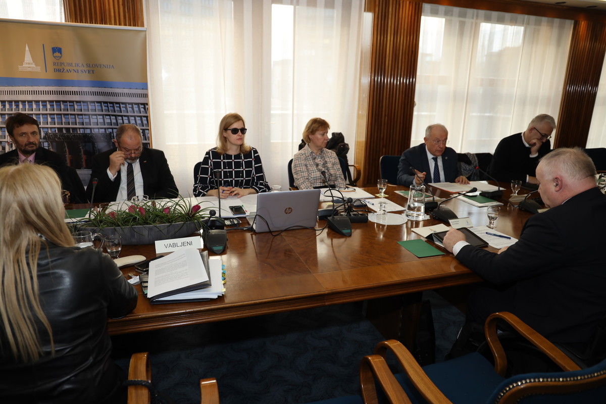  9. izredna seja Državnega sveta<br>(Avtor: Milan Skledar)