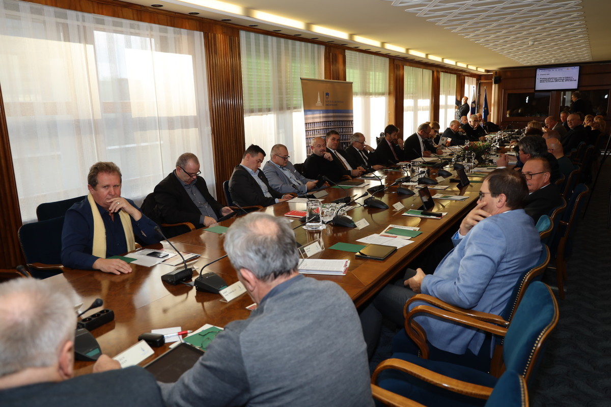  9. izredna seja Državnega sveta<br>(Avtor: Milan Skledar)