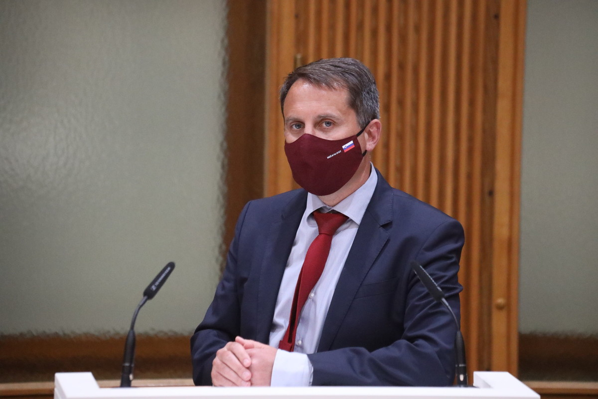 Dušan Strnad, Mag. Igor Velov, državni svetnik, 38. redna seja Državnega sveta RS<br>(Avtor: Milan Skledar)